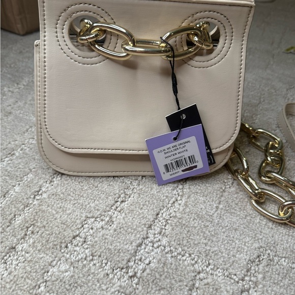 Chic Winter White Mini Bag with Gold Chain - Picture 8 of 8